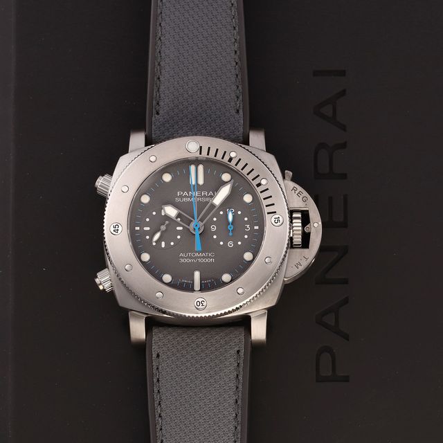 Panerai Submersible PAM01207 Image 2
